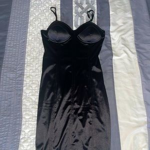 Black bodycon dinner dress